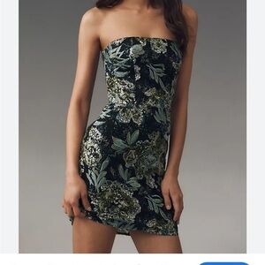 dress the population aurora lace tea length dress Dress The Population Women's Aurora Plunging Spaghetti Strap Midi Dress